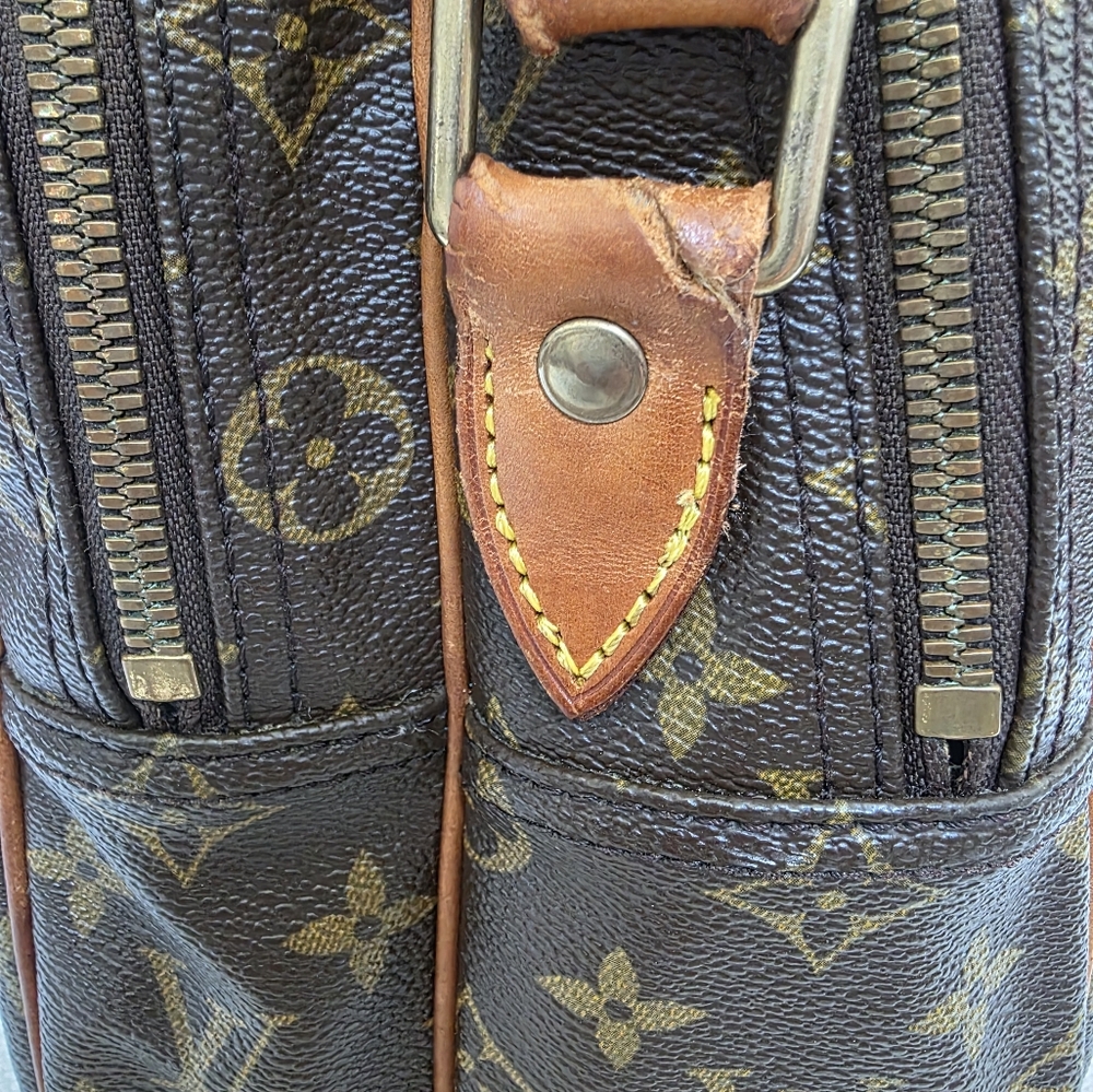 Louis Vuitton Sac Reporter GM in Monogram Canvas with Adjustable Strap - Picture 7 of 16